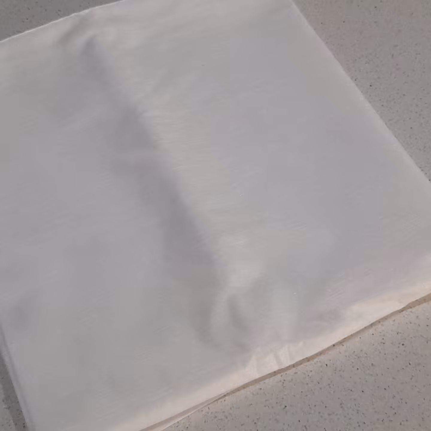 حوله یکبار مصرف 40در 80 گرماژ 80 در بسته بندی 100 عددی