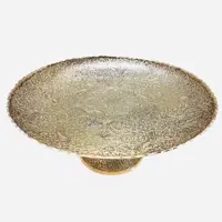 شیرینی خوری برنجی قطر 28 سانت شیرینی خوری برنزی مدل لبه گرد پر کار با طرح طاووس مناسب استفاده وقابل شستشو بدون تغییر رنگ