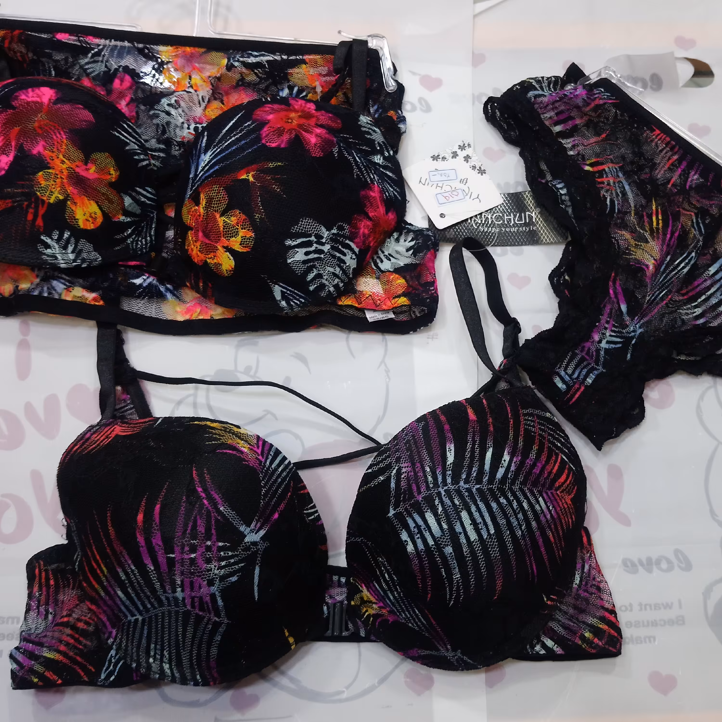 ست سوتین و شورت اسفنجی از جلو باز شو 