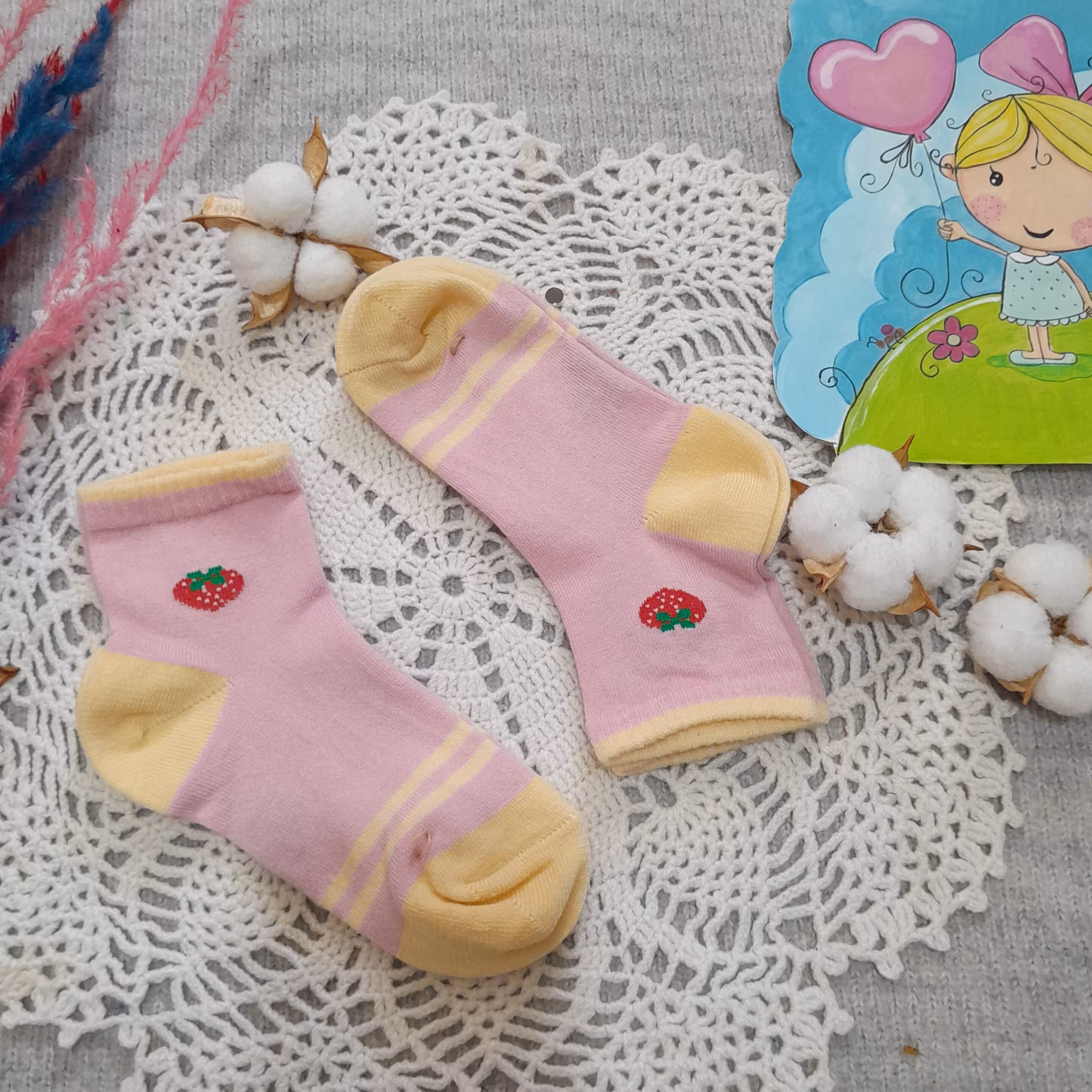 جوراب دخترانه نیمساق4تا6 سال دوجفت باهم نخ پنبه 80 درصد نخ ضد حساسیت