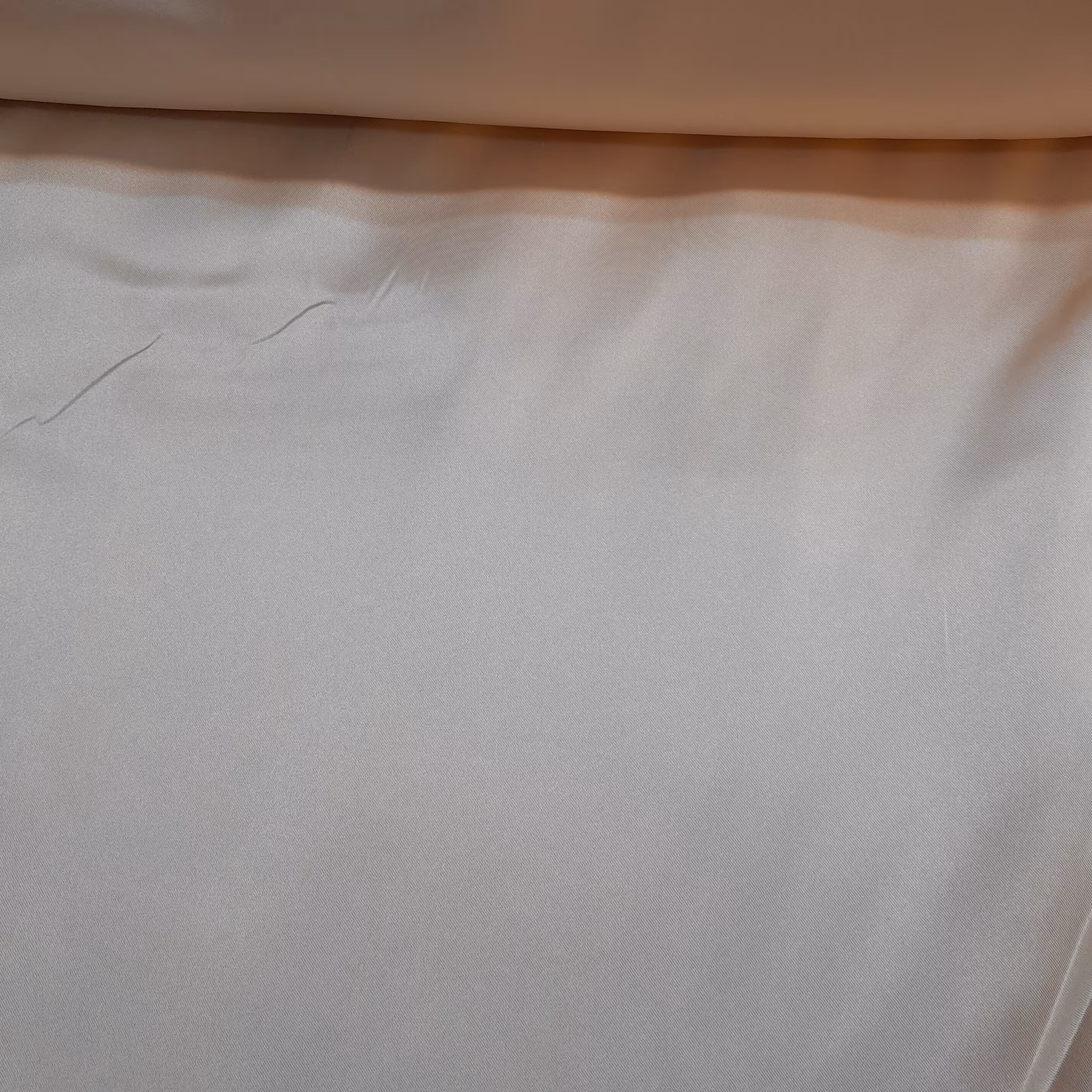 پرده ساتن پانچ و پلیسه رنگ کرم روشن به ارتفاع و اندازه دلخواه شما