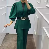 صوفیا کت شلوار زنانه مازراتی مشکی و رنگی جدید آستین پفی رنگ سبز شلوار دمپا