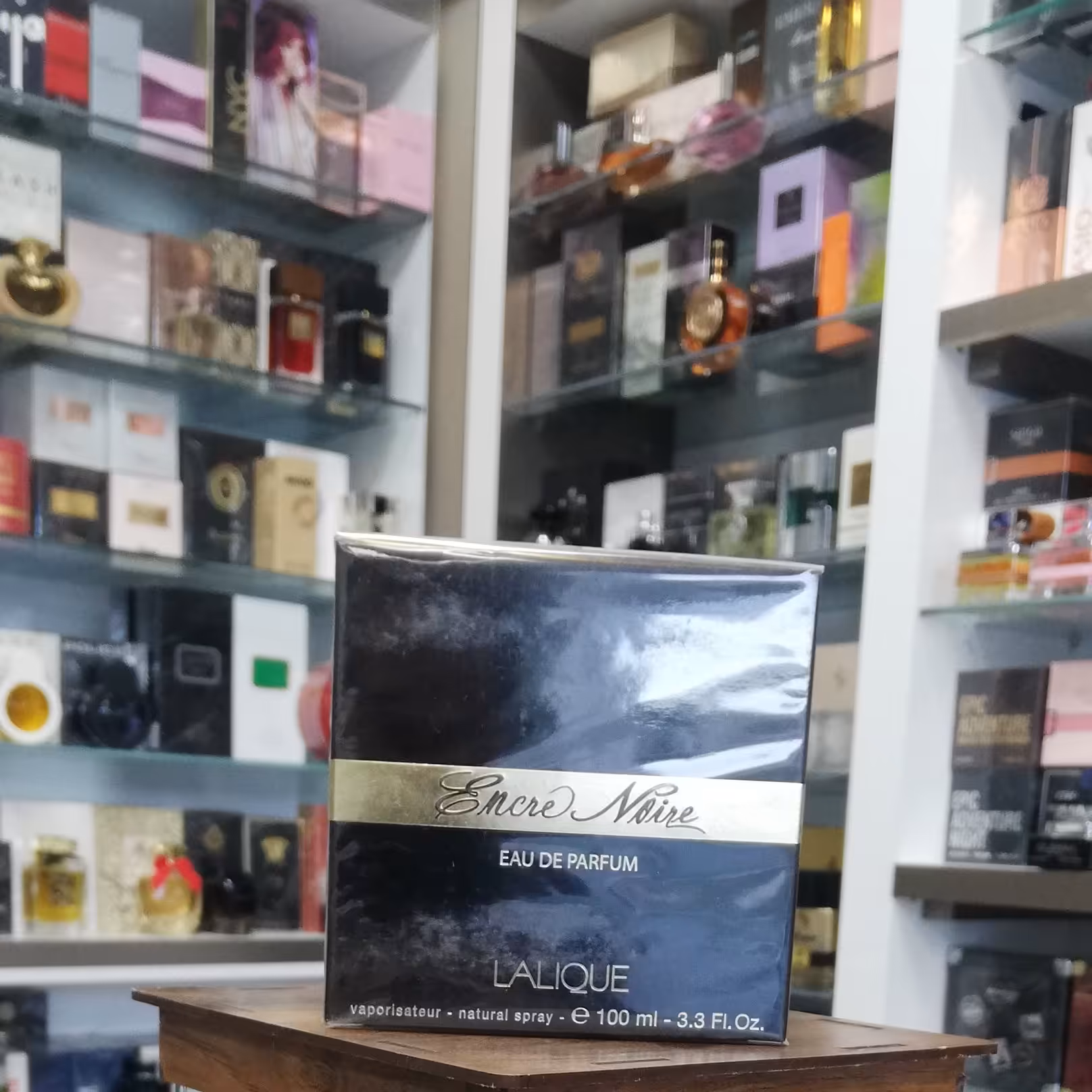 عطر لالیک انکر نویر پور اله ادو پرفیوم

LALIQUE Encre Noire Pour Elle EDP

