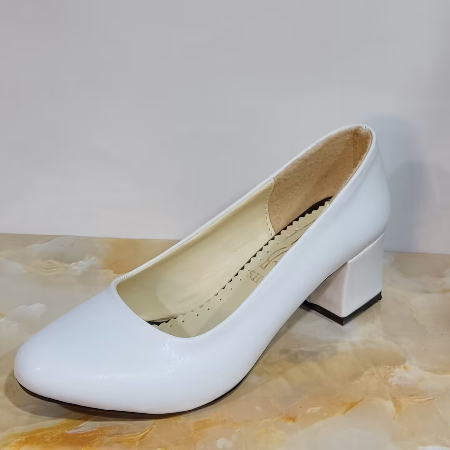 کفش زنانه سفیدسایز 37تا40