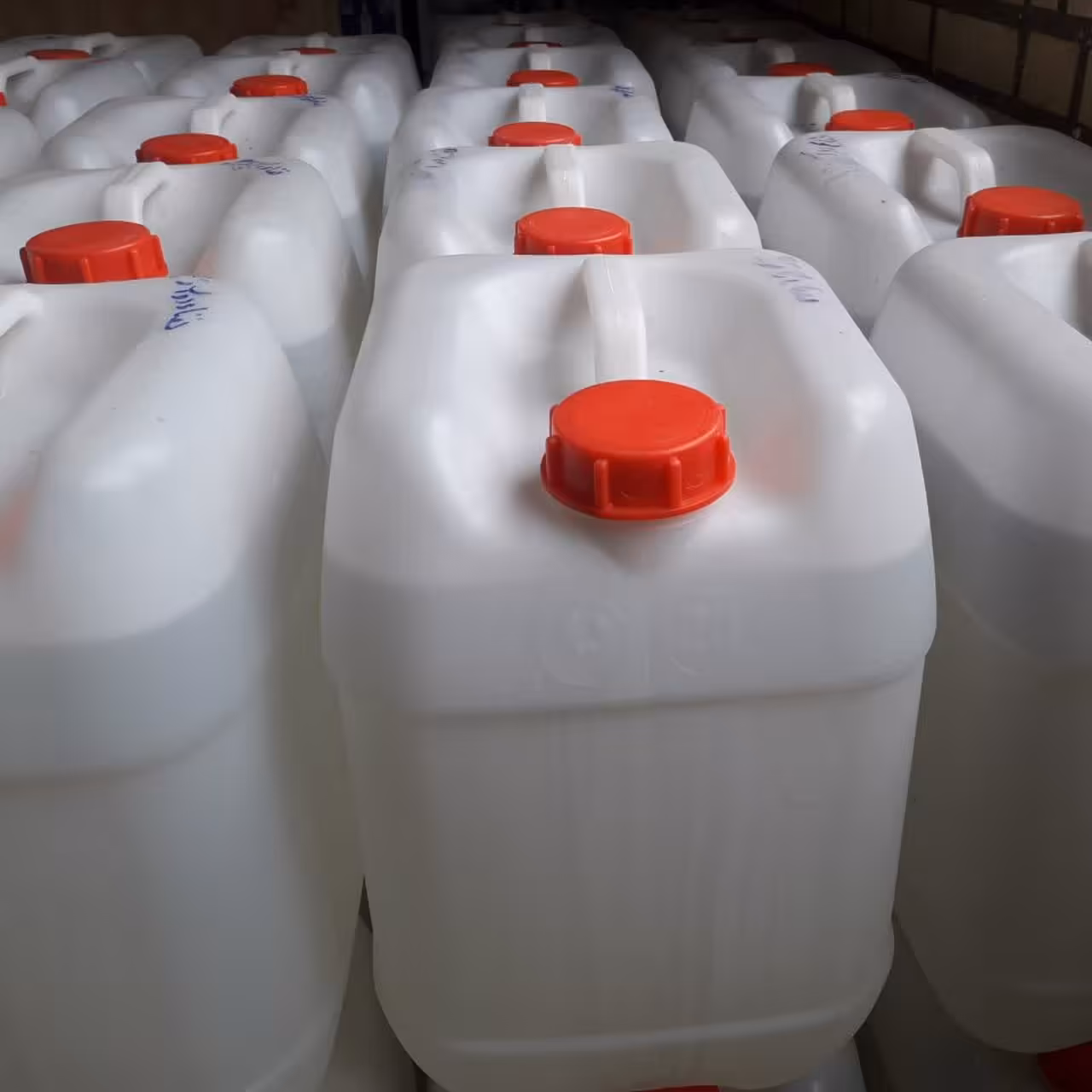 عرق گزنه ( قبل از سفارش اطلاع دهید تا هزینه پست برداشته شده و ارسال از طریق باربری همراه با پس کرایه صورت گیرد)