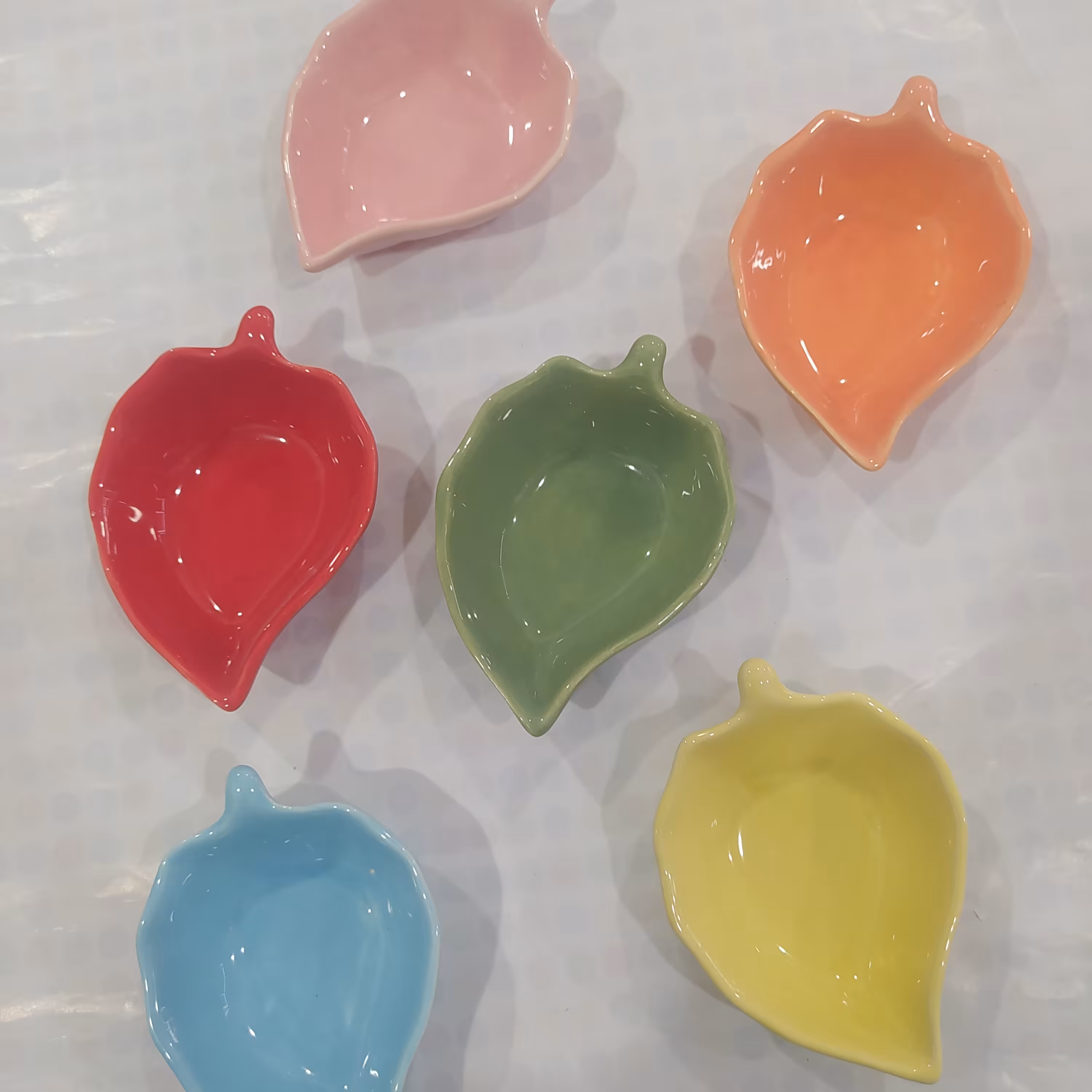 کاسه های برگی سرامیکی رنگی 