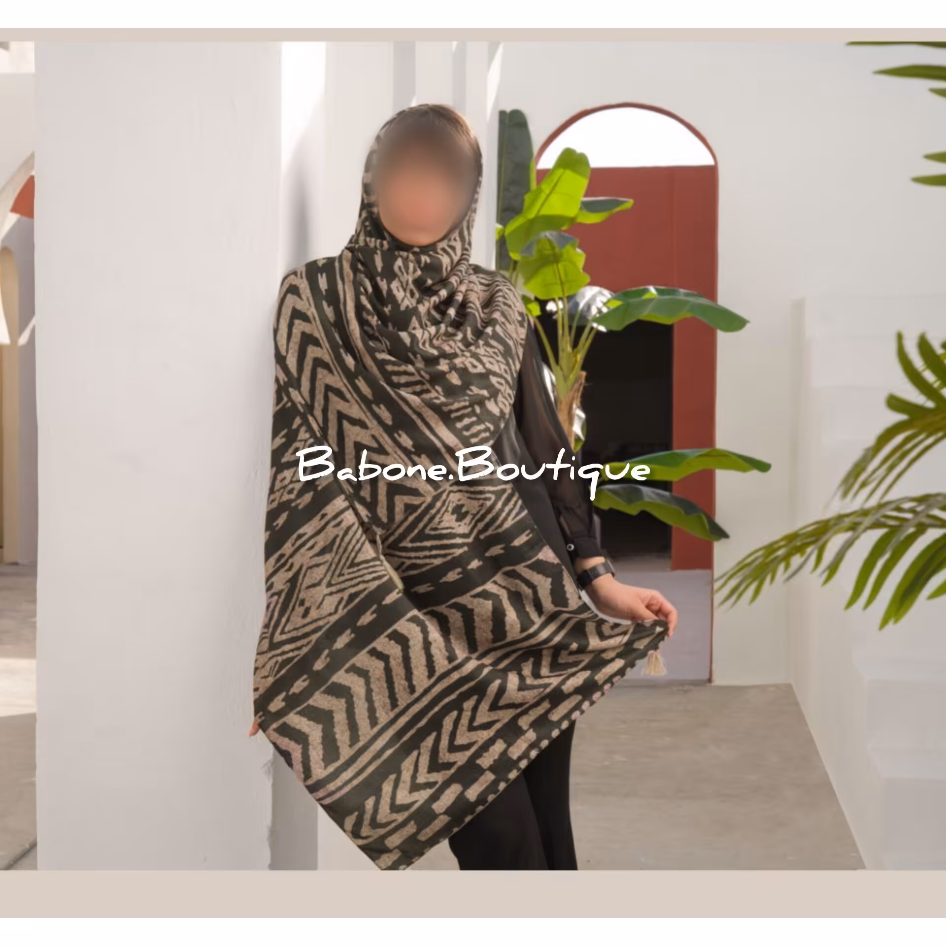 شال نخی صابونی منگوله دار  پاییزه زمینه کرم طرح دار