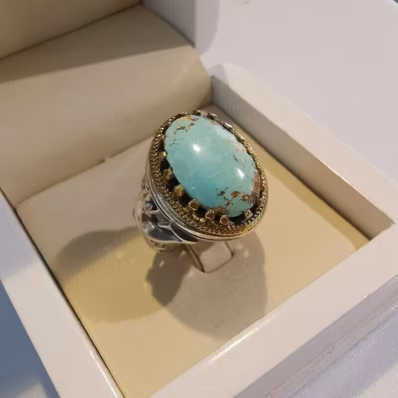 342-انگشتر نقره عیار 925 با سنگ فیروزه نیشابوری با طرح حسین روی رکاب اصلی کد 2