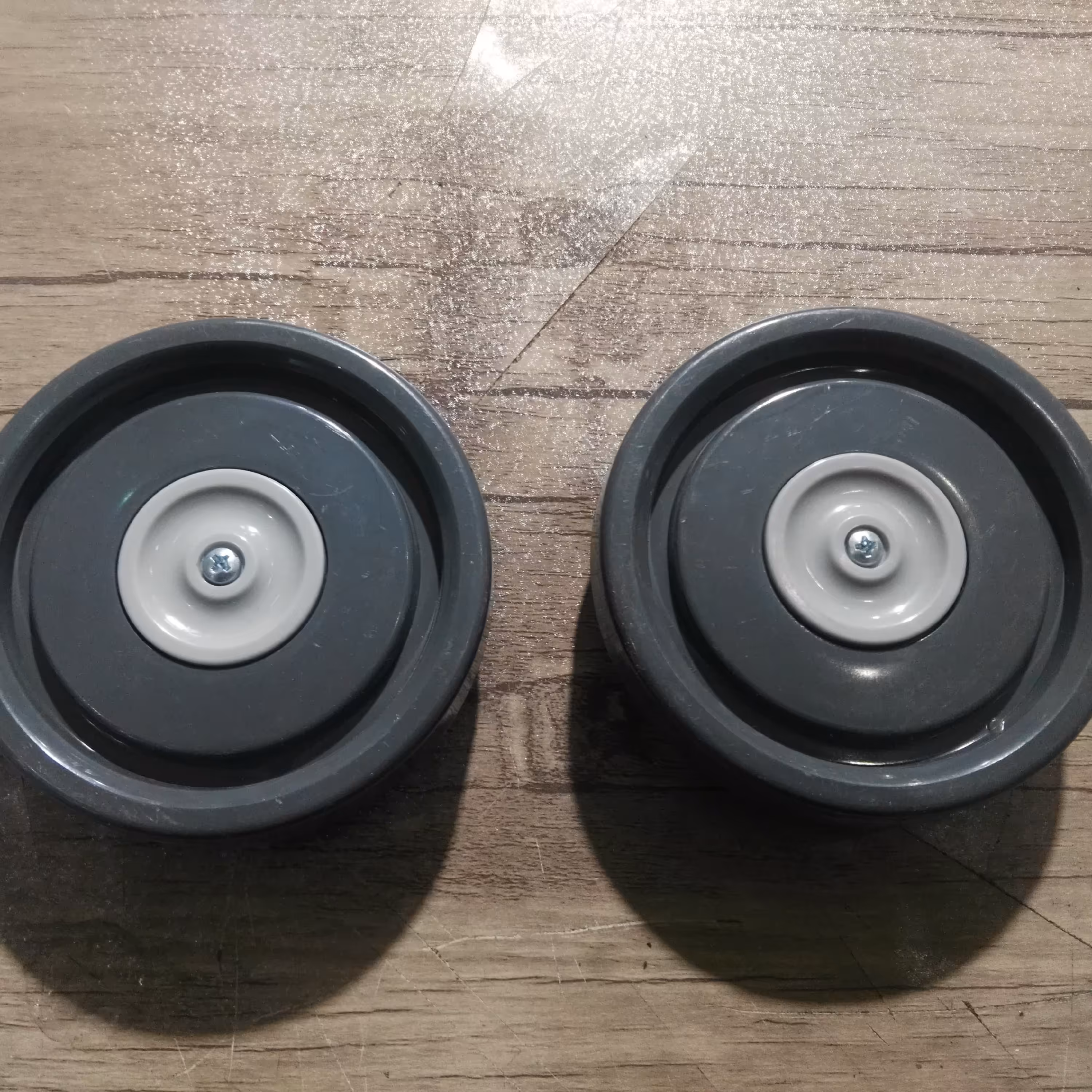 تایر جاروبرقی سپاهان  چرخ جاروبرقی سپاهان (اصلی 2 عددی)