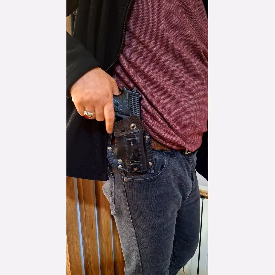 غلاف چرمی  کلت مشکی