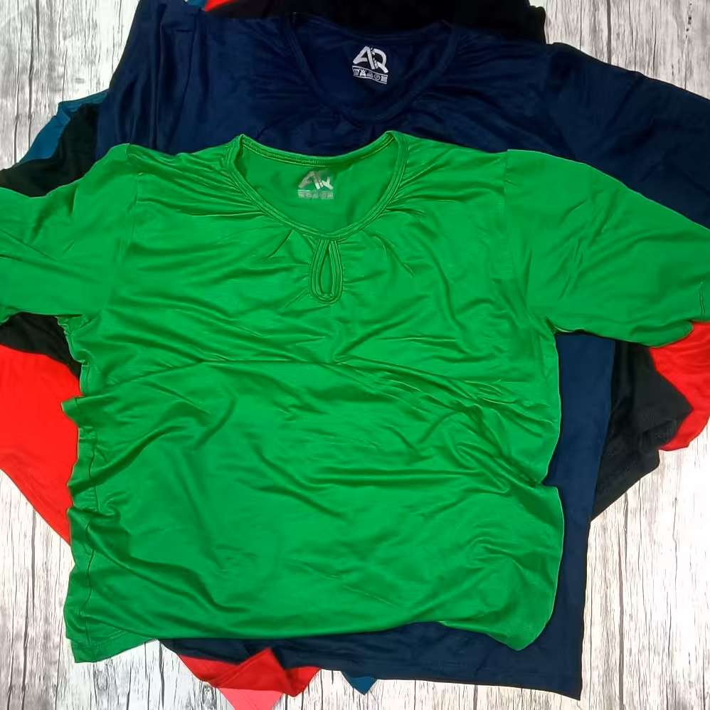 تاپ قواره دار به وزن 300 گرم رنگبندی دارد بسیار خوش رنگ تن خور خیلی شیک جنس عالی و بینظیر