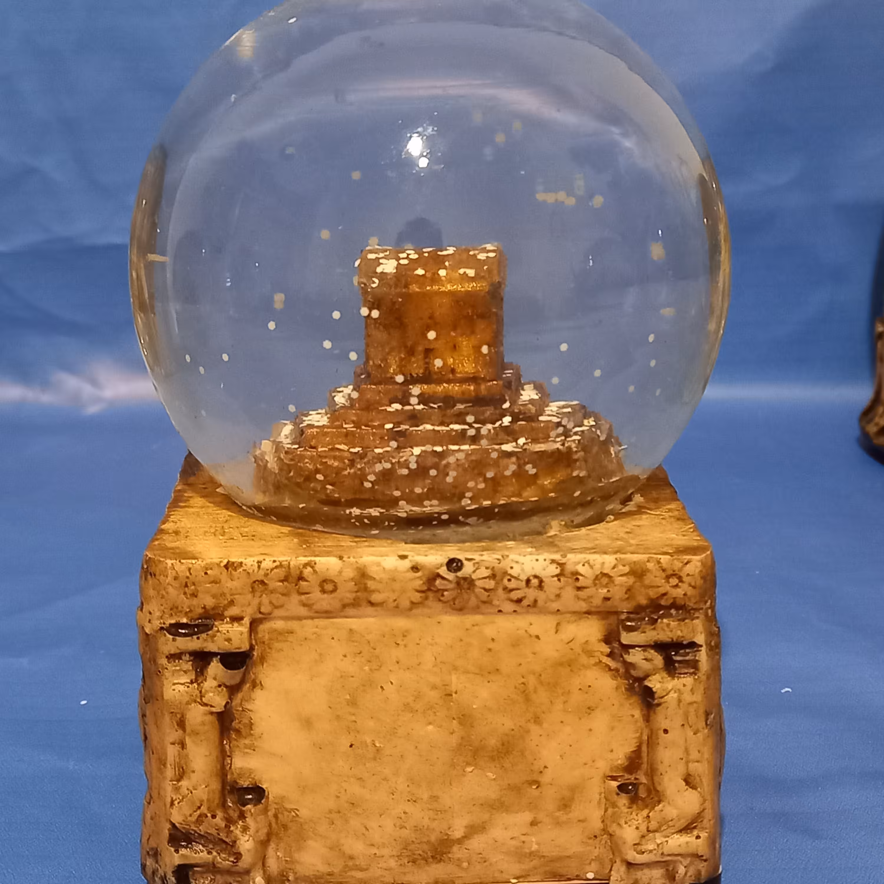 گوی موزیکال برفی در طرح های مختلف