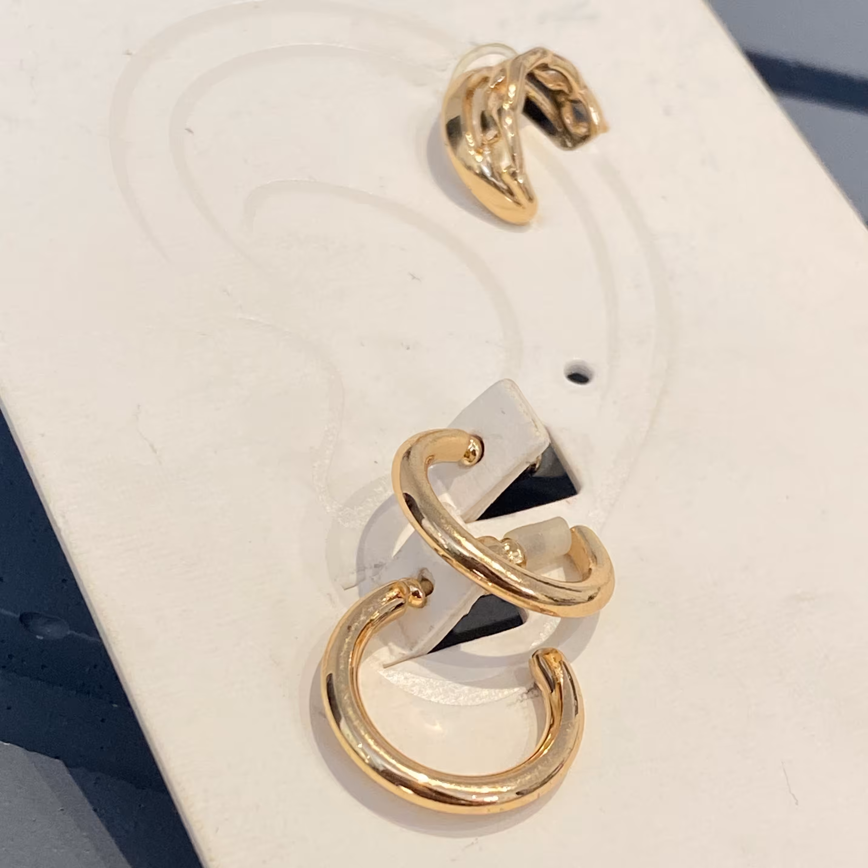 گوشواره زنانه وارداتی در پک کامل همراه با ایرکاف اکسسوری جذاب برای کادو تولد