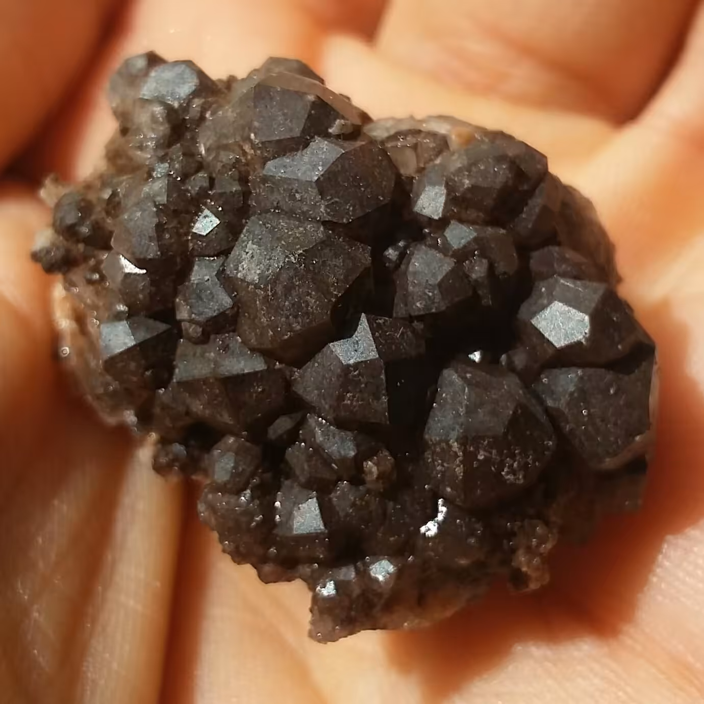 نمونه فوق کلکسیونی آنالیسم بلور مشکی خاص و بسیااااار زیبا کاملا طبیعی