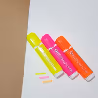 هایلایتر .هایلایتر نئونی.3رنگ اصلی نارنجی صورتی فسفری. مارک stmکیفیت ورنگدهی عالی