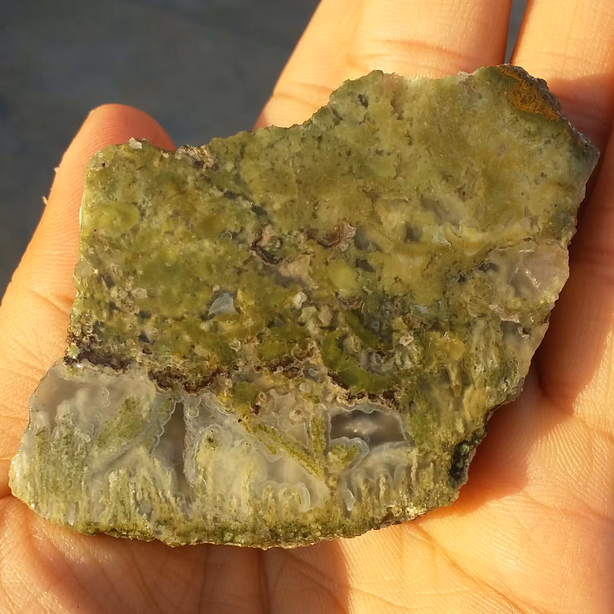 اسلایس سنگ راف عقیق منظره سبز بسیار دیدنی شاهکار خلقت کاملا طبیعی
با قابلیت ساخت چند نگین دیدنی و محشر
کد 8002