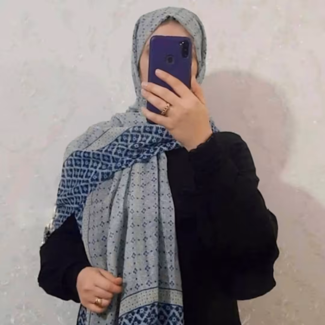شال نخی وارداتی دورچرخ دوز قواره دار دستک های شال منگوله های ریز داره ایستایی خیلی خوبی داره