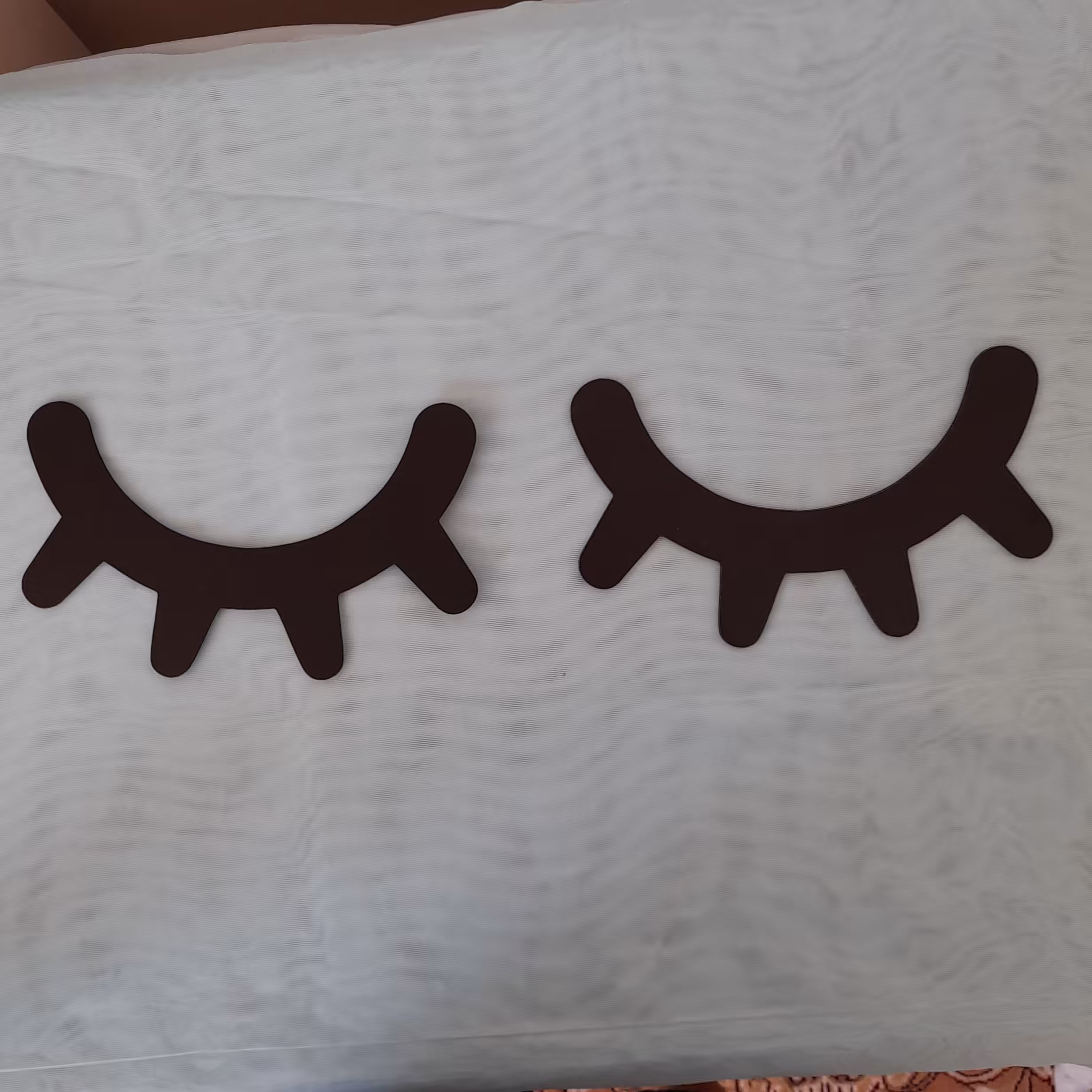 یک جفت پلک دکوراتیو مشکی