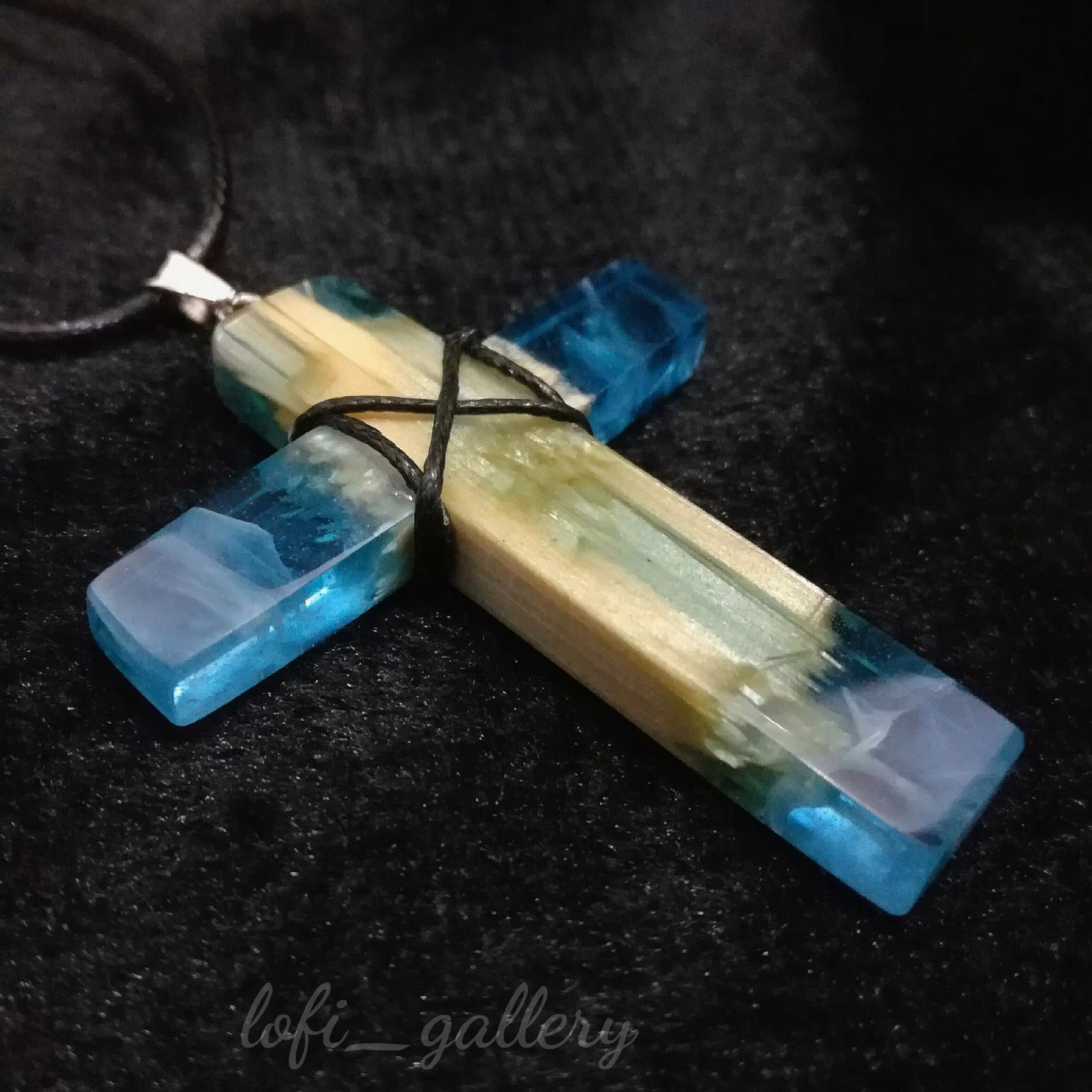 گردنبند صلیب مقدس