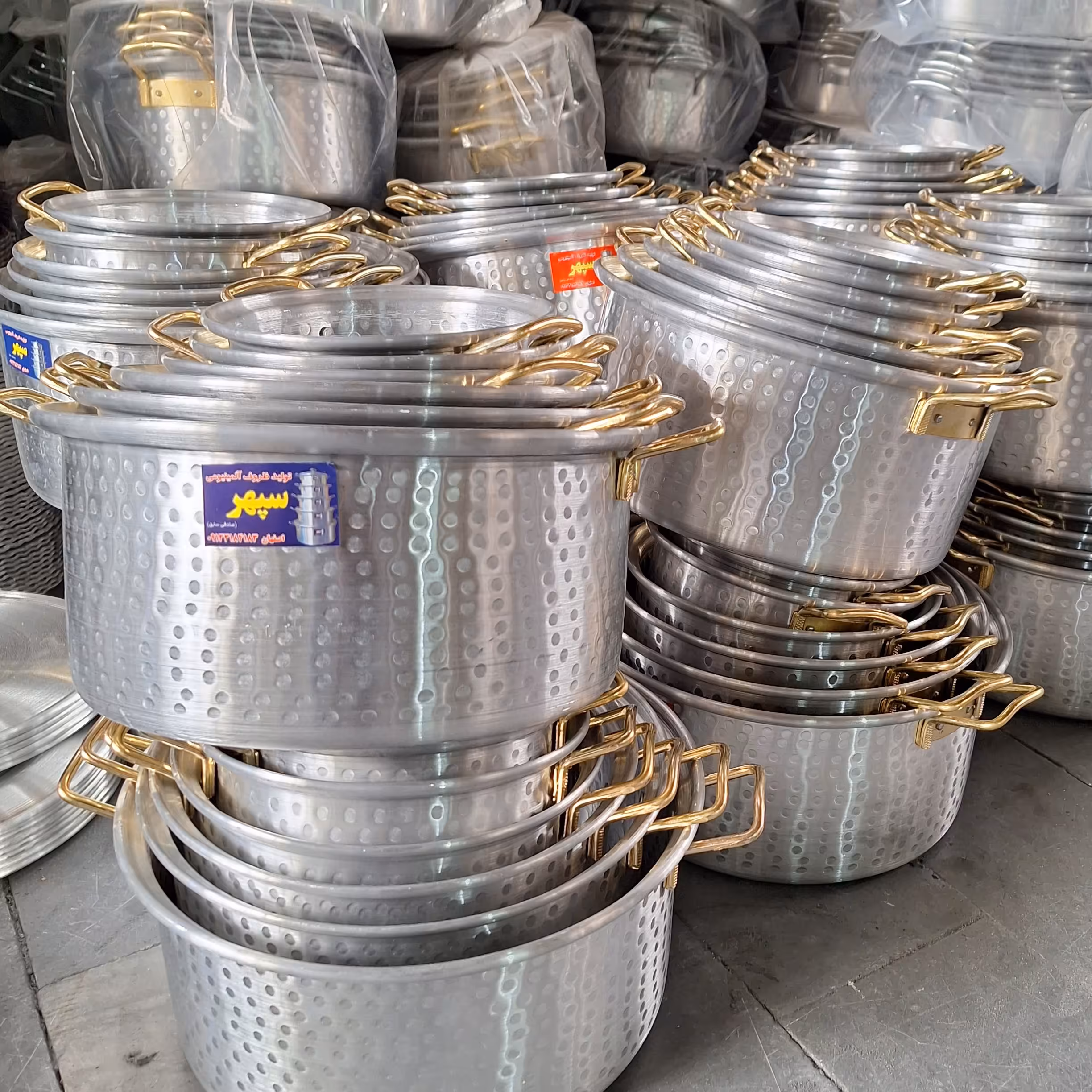 سرویس قابلمه12 پارچه چکشی دسته طلایی