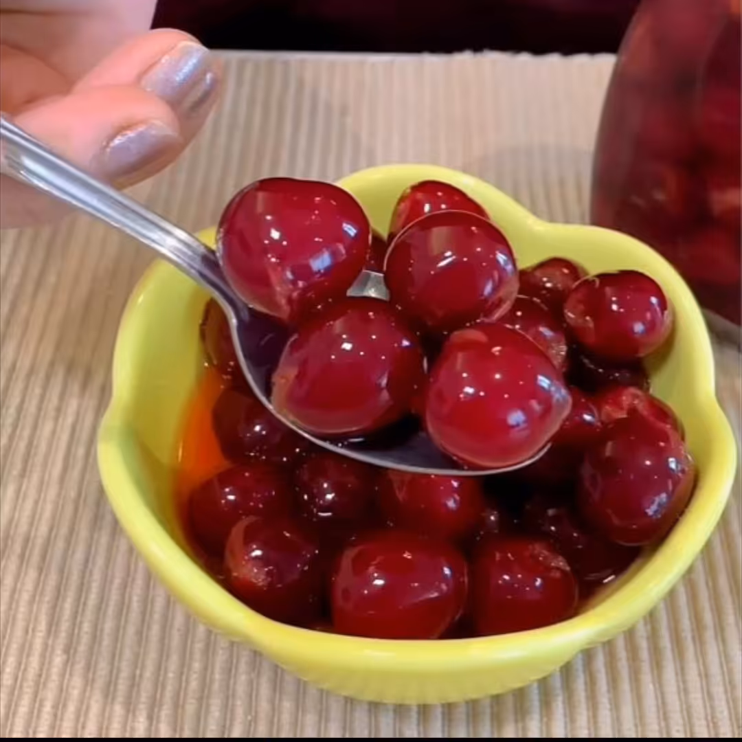 ترشی آلبالو خانگی گیل بانو