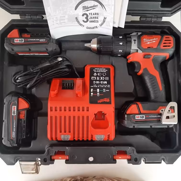 دریل پیچ گوشتی چکشی شارژی میلواکی مدل M18 BPD-153c ا Milwaukee

دارای 3 عدد باتری