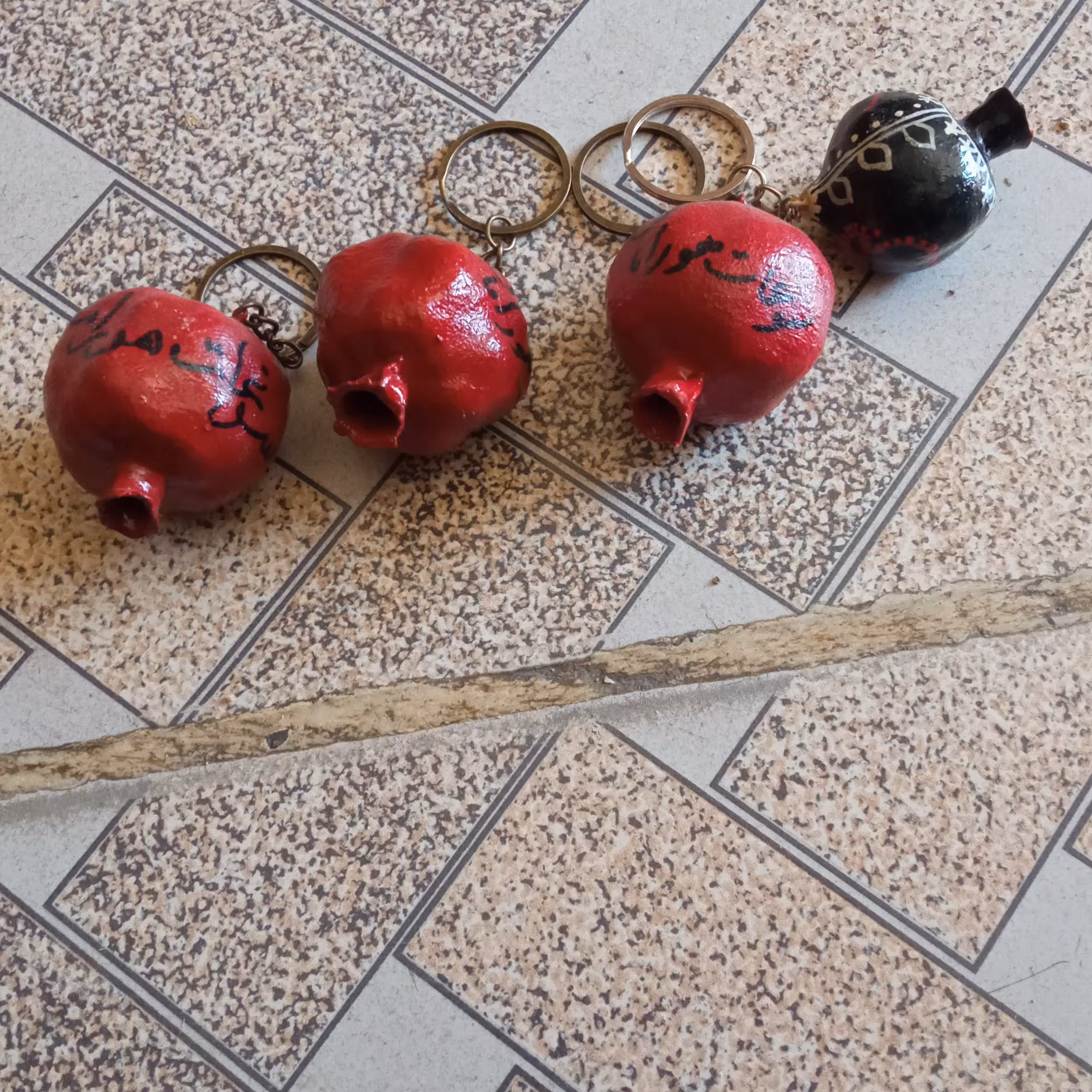 جاکلیدی و سر سویچی انار