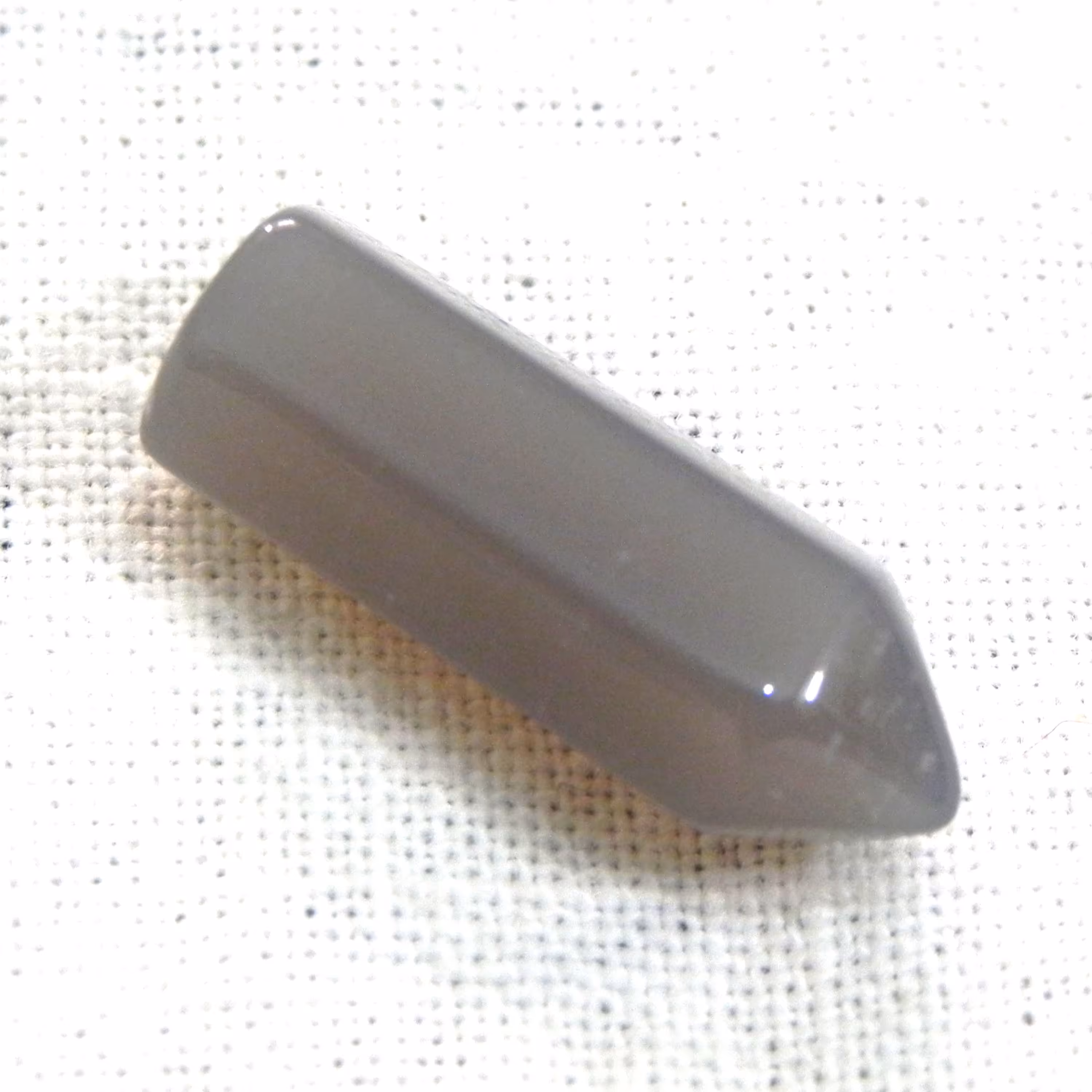 نگین عقیق کبود اصل معدنی تراش منشور