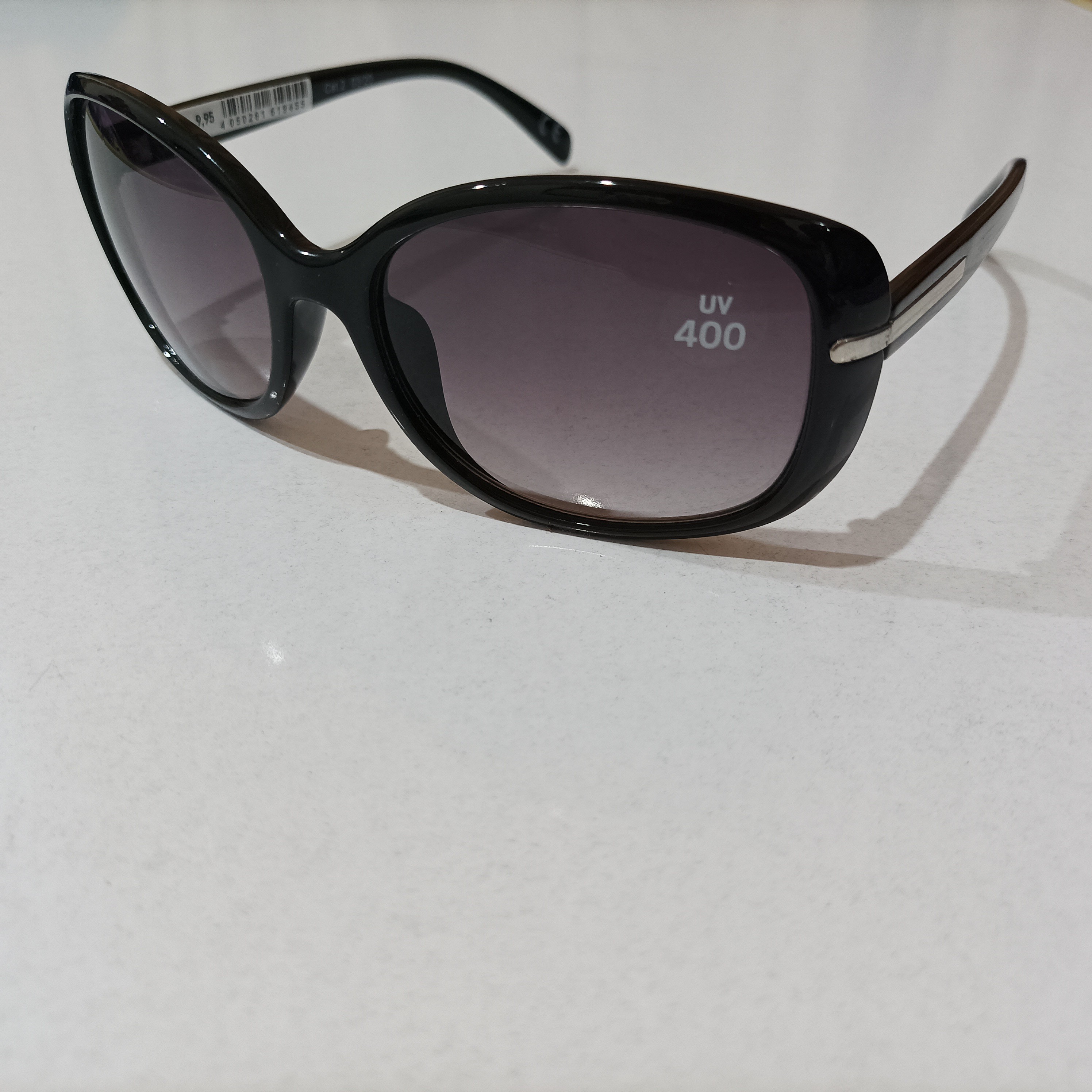 عینک آفتابی زنانه مشکی کد 222 محصول شرکت beeline آلمان uv400 برند accessories به همراه شناسنامه محصول