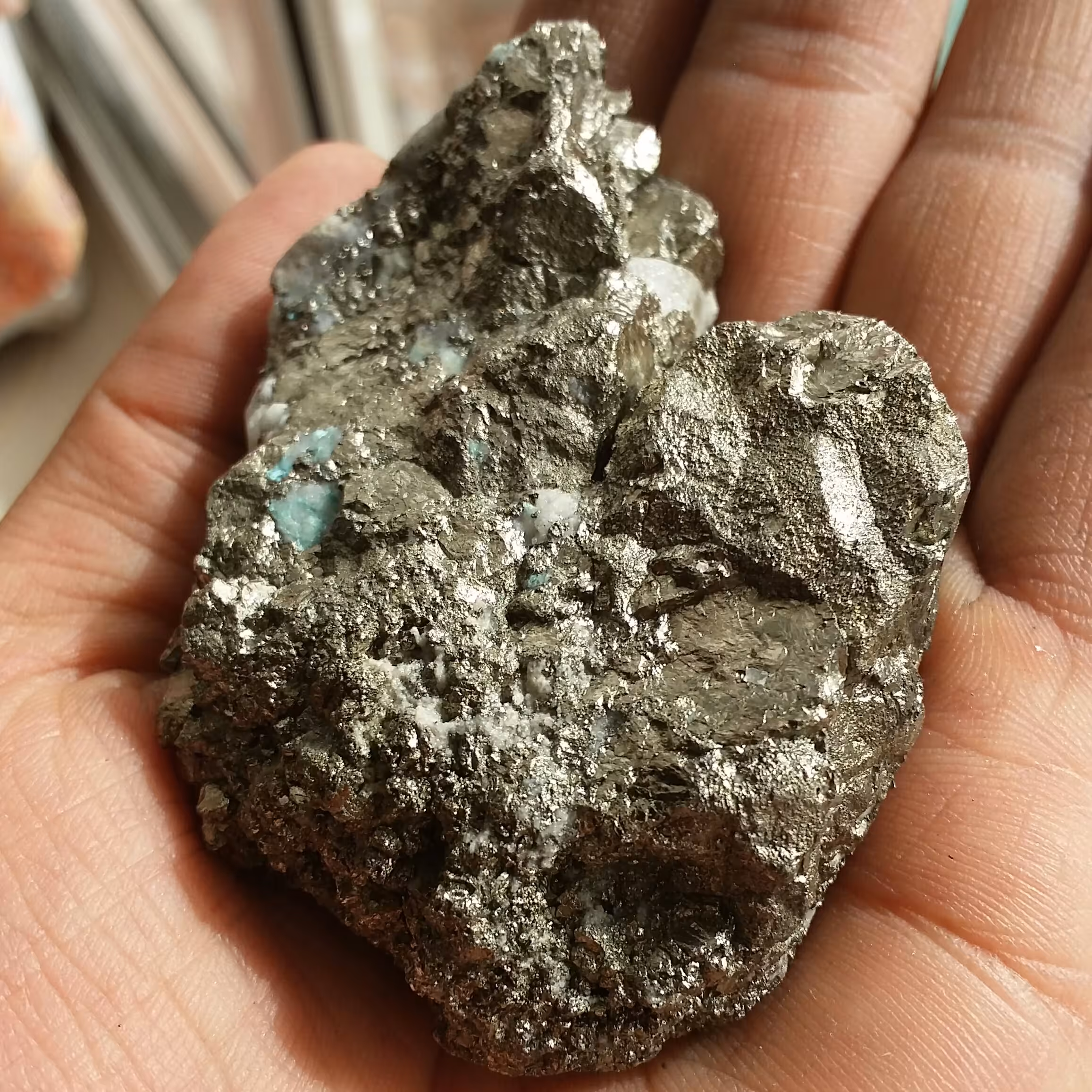 سنگ راف غولپیکر وارداتی پیریت طلایی ملقب به سنگ طلا بی نظیر 100 در 100 طبیعی