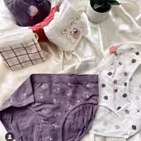 شورت نخی راحتی دخترانه و زنانه مدل توت فرنگی