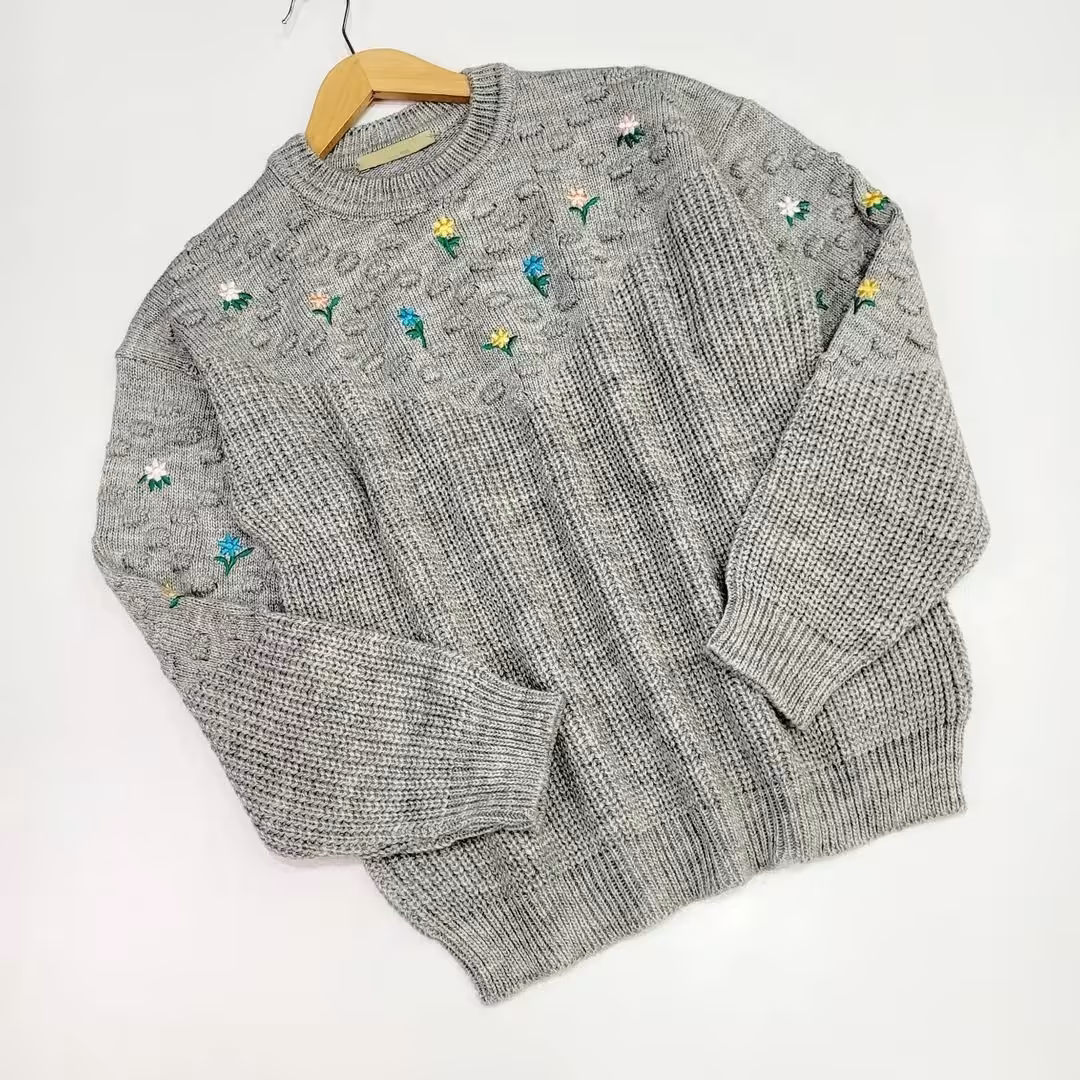 پلیور بافت گلدوزی کد 148 نخ اکریلیک فری سایز مناسب 42 تا 48