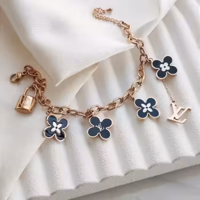 دستبند استیل LV آویز