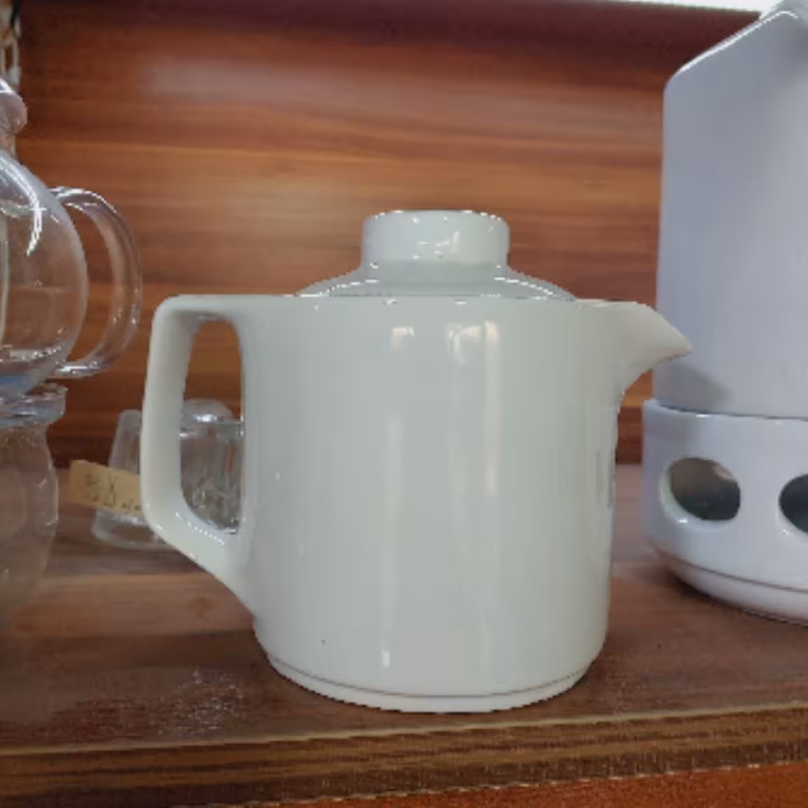 قوری 4 کاپ هتلی  چینی سفید ساده با قیمت ویژه