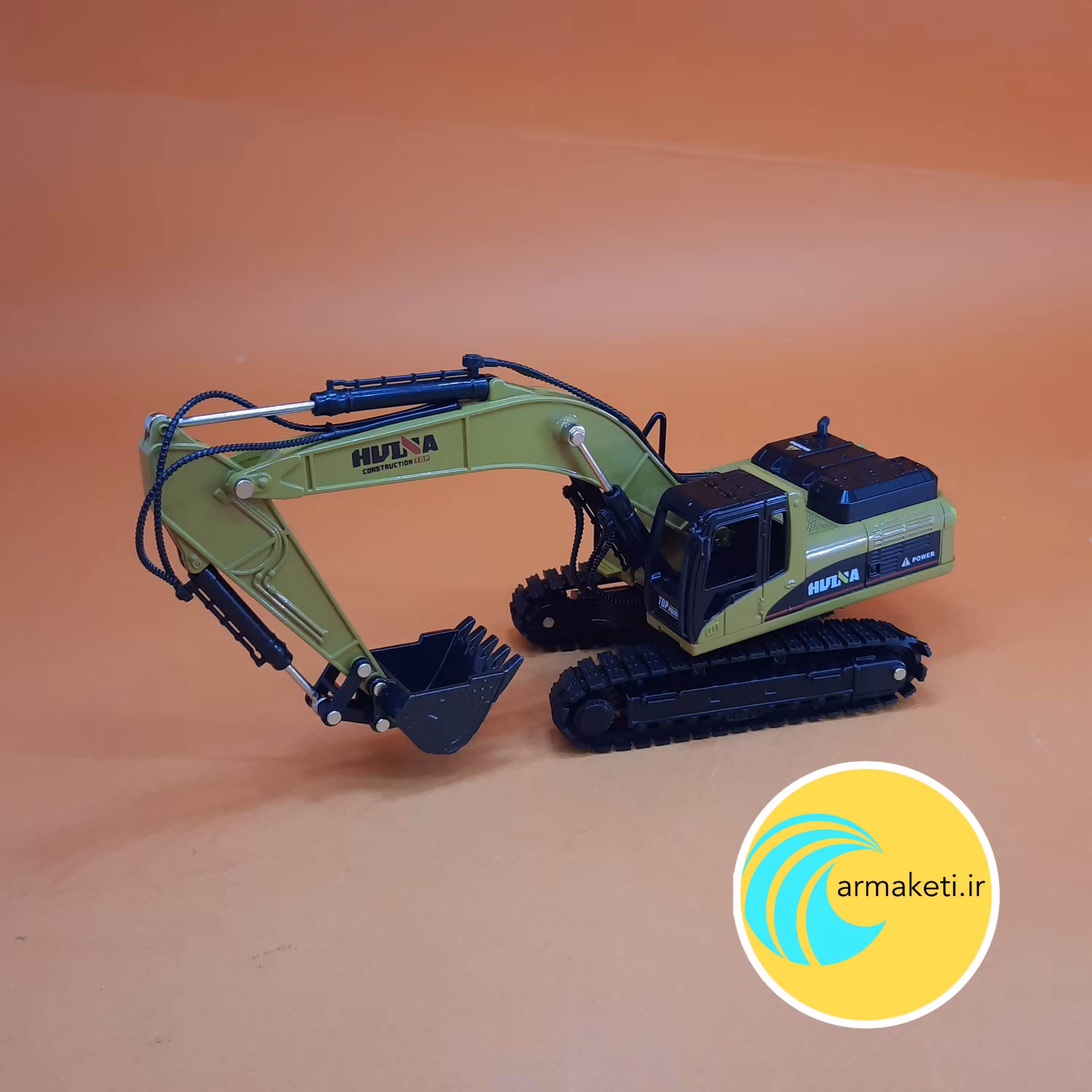 ماکت بیل مکانیکی هوینا کوچک مقیاس1/50