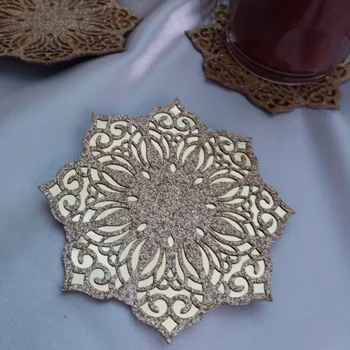 6 عدد زیرلیوانی طلایی طرح دلربا به همراه جعبه هدیه