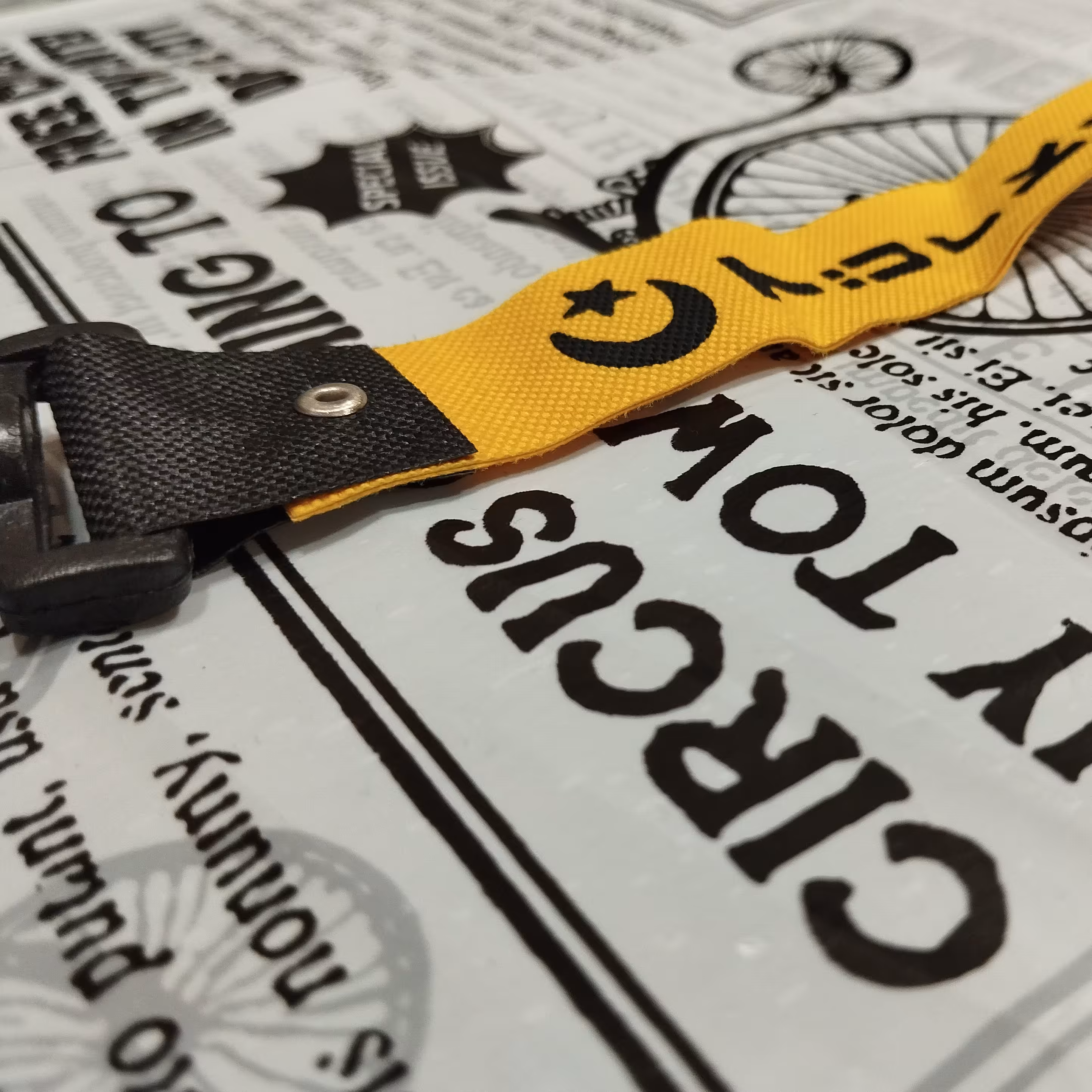 جاسویحی بند آویز  موبایل بند آویز شلوار 