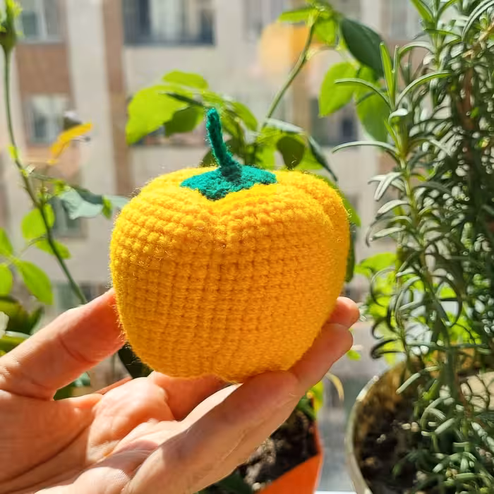 فلفل دلمه ای بافتنی 6 سانتی زرد تزئینی مناسب دکور آشپزخانه و جاسوزنی 