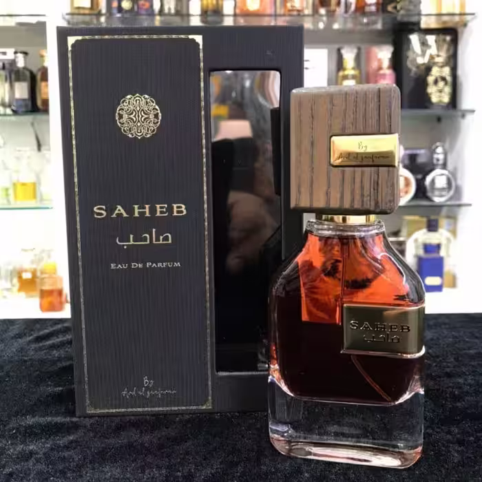 ادکلن صاحب  عطری با رایحه عالی کیفیت بینهایت عالی رایحه گرم و تند و شیرین مناسب فصول سرد