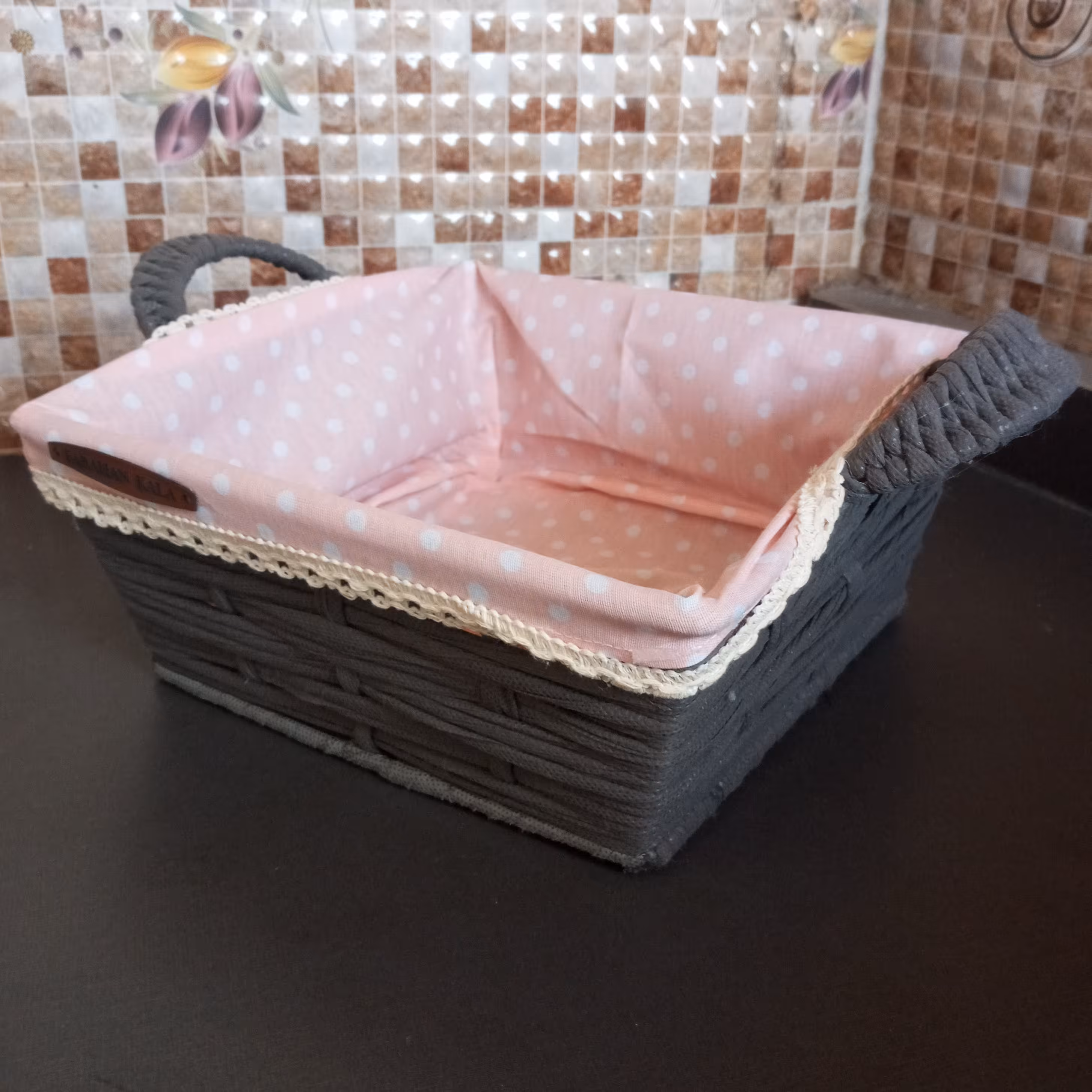 سبد نان عروس طرح خال دار