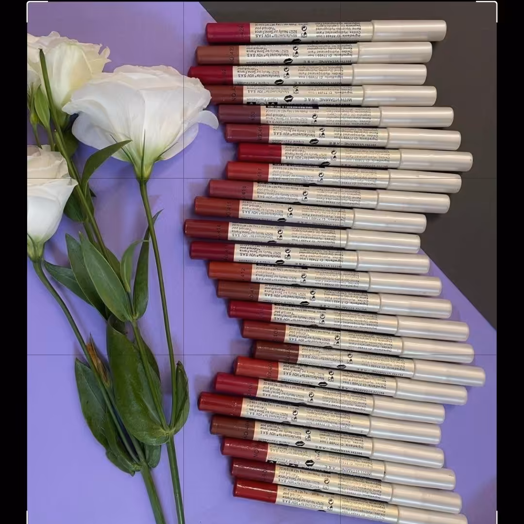 رژلب مدادی وو در رنگبندی متنوع