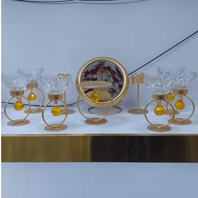 هفت سین کریستالی نگین دار طلایی همراه با اینه و شمعدان 