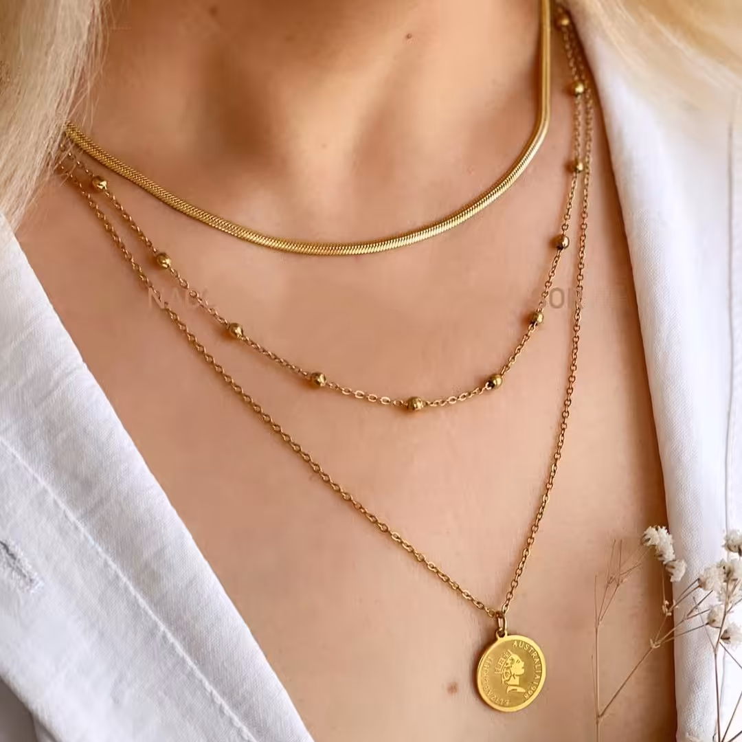 گردنبند سه لاین استیل طلایی باآویز الیزابت دخترانه زنانه،ارسال رایگان،تست واکتس شده،رنگ ثابت،برااستفاددائم هدیه،کاراستیل