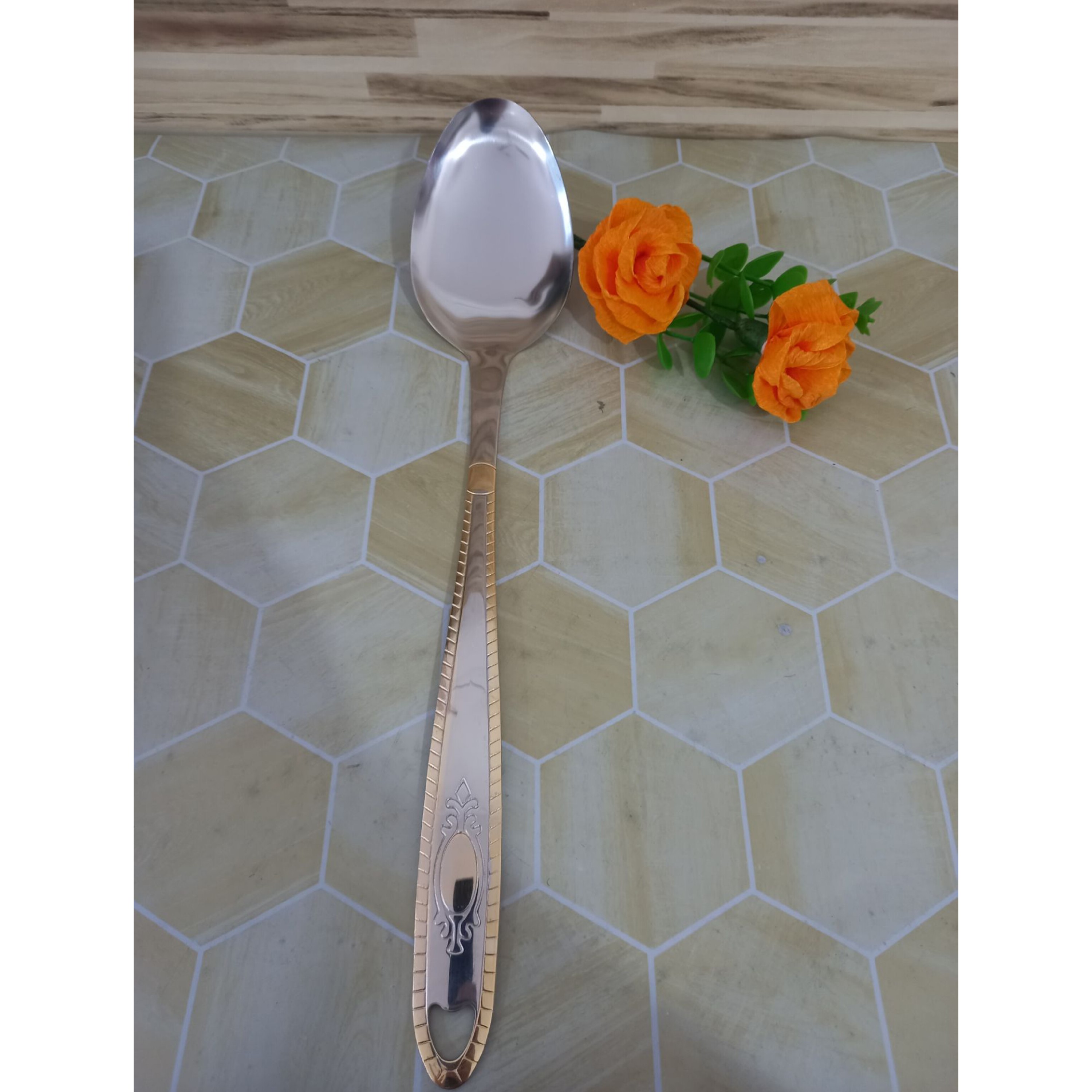 قاشق بزرگ دسته طلایی یک عددی