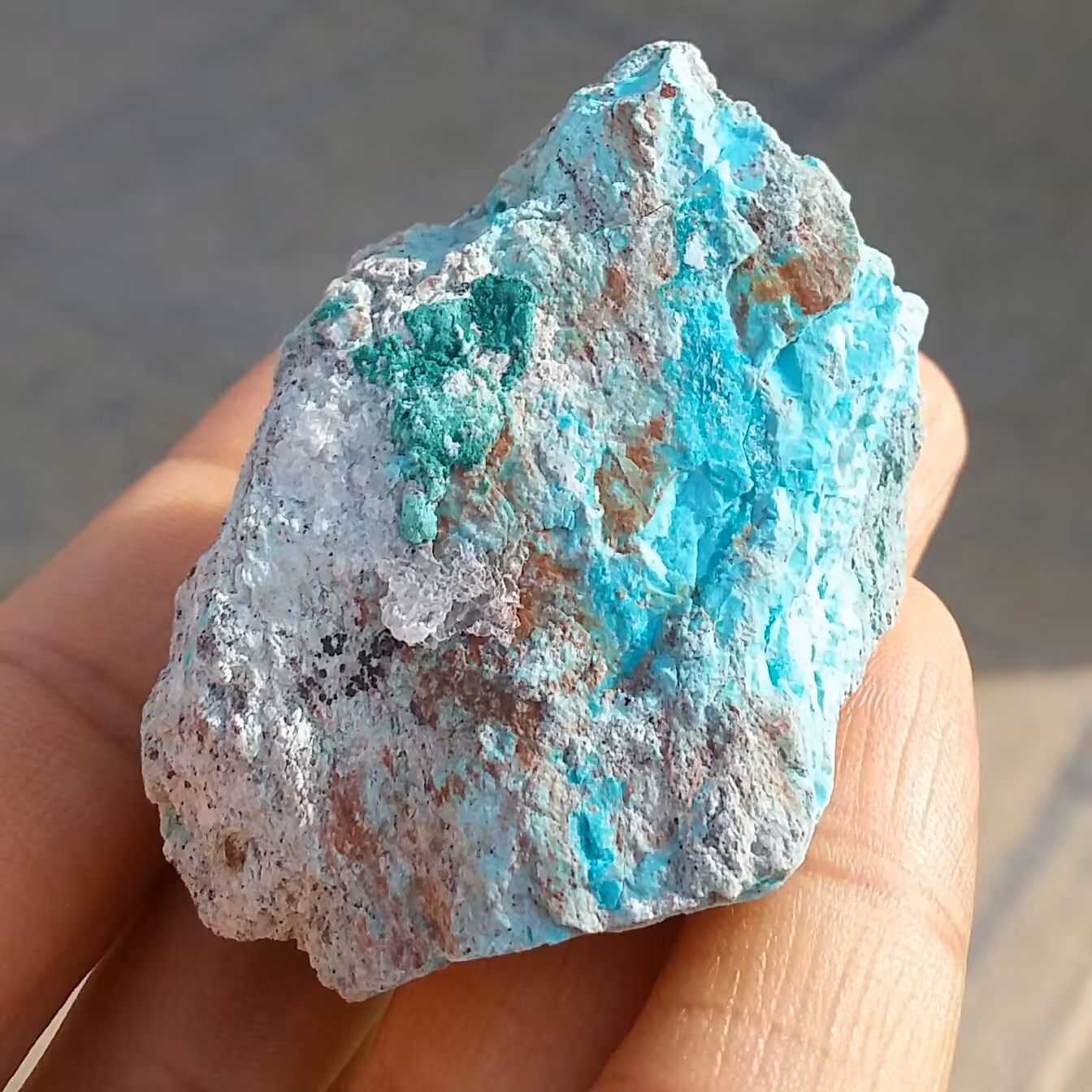 سنگ راف کریزوکولا  کله غازی (سبز آبی) خاص بسیار زیبا کاملا طبیعی چند درجه اختلاف رنگ در نظر بگیرید
کد 12350