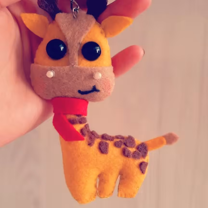 آویز نمدی طرح زرافه