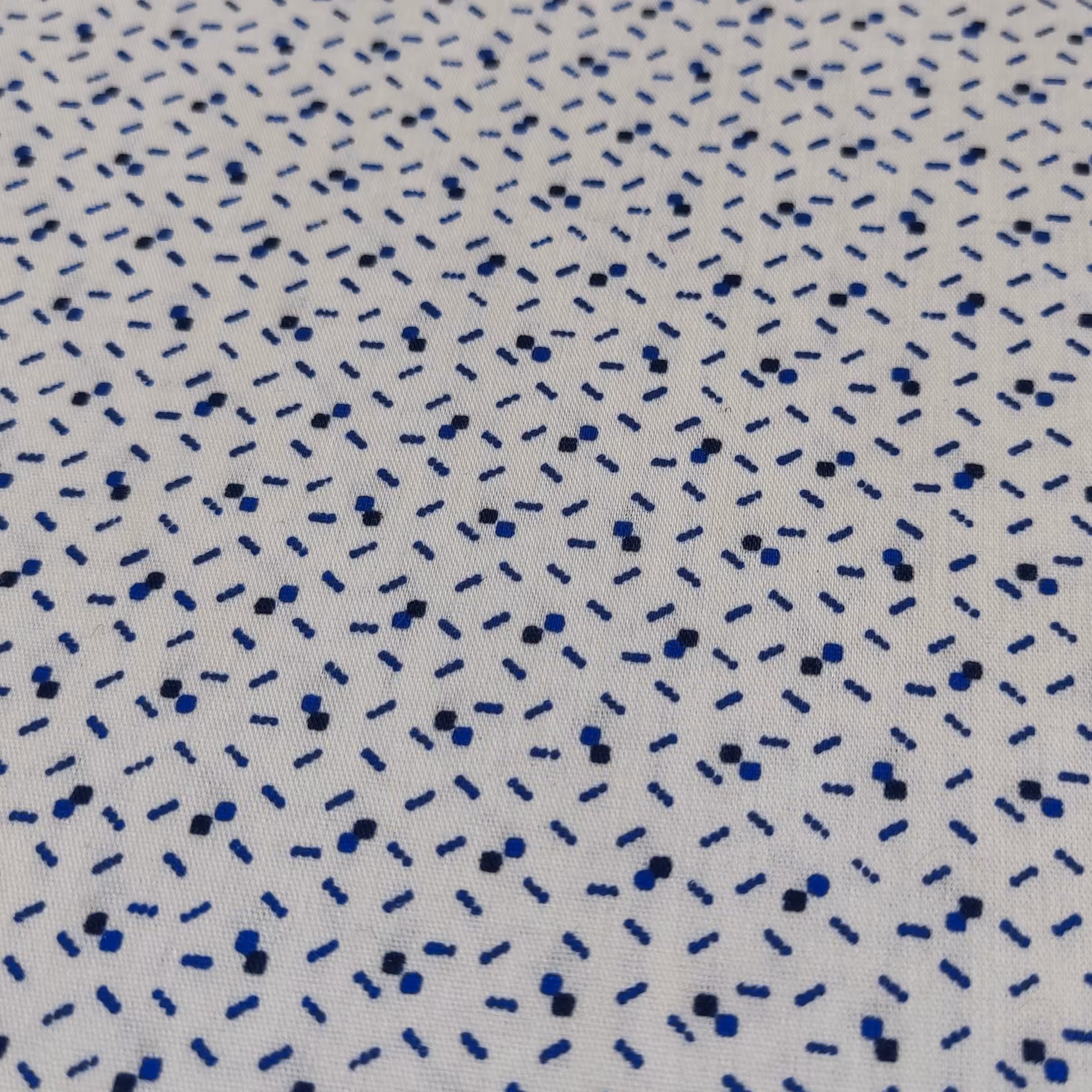 پارچه کتان کش.درجه یک.عرض 150 مناسب برای مانتو بلوز ،پیراهن مردانه..