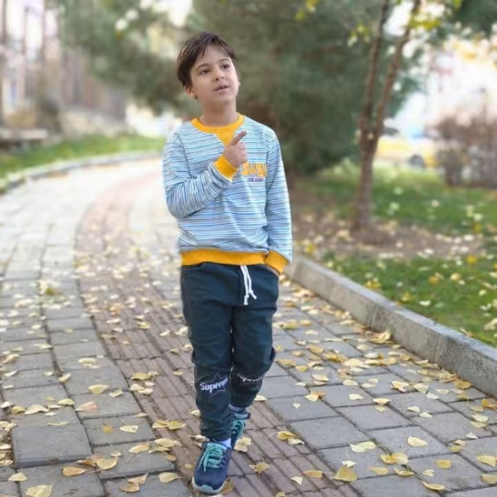 عکس های تن پوش تعداد کمی از مشتریان فروشگاه در فضای مجازی