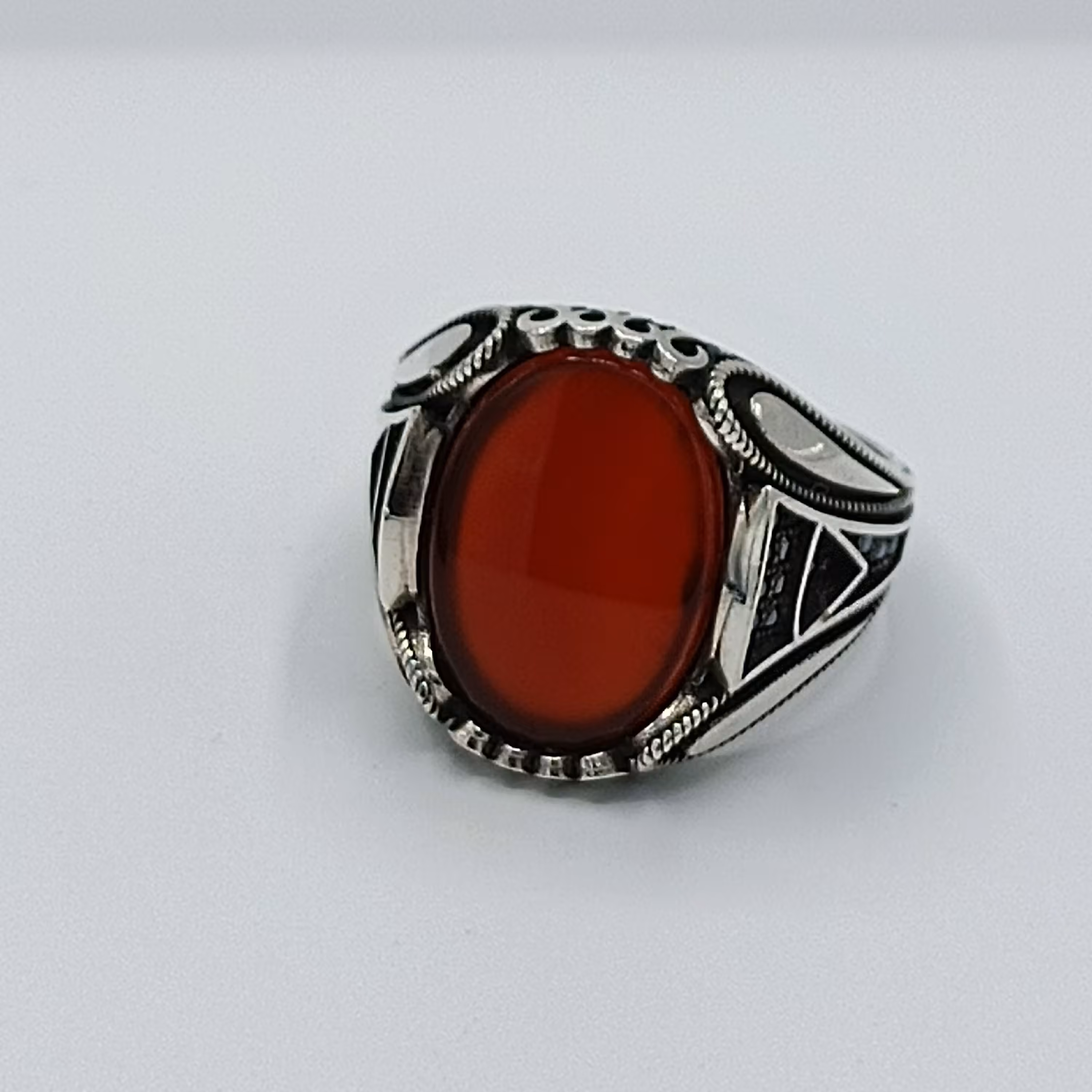 انگشتر نقره مردانه طرح تُرک مخراج کاری نگین عقیق یمنی سرخ کد 1182