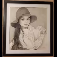 تابلو نقاشی دختر  تکنیک سیاه قلم روی مقوای بافت دار سایز 40 در 46 